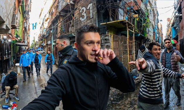 ARGENTINA: ENTRA AL BAJO MUNDO DE UNA “VILLA” EN BUENOS AIRES